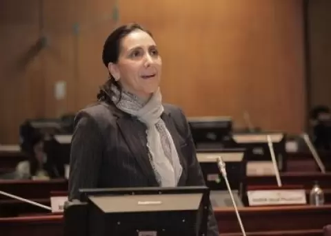 Asamble�sta pide a Contralor�a investigue a ministros, subsecretarios y directores