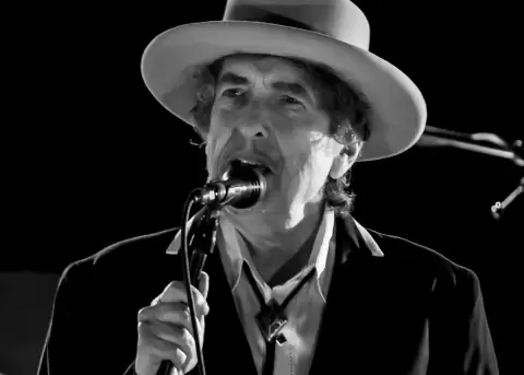 Dos meses despus, Bob Dylan da las gracias por el Nobel