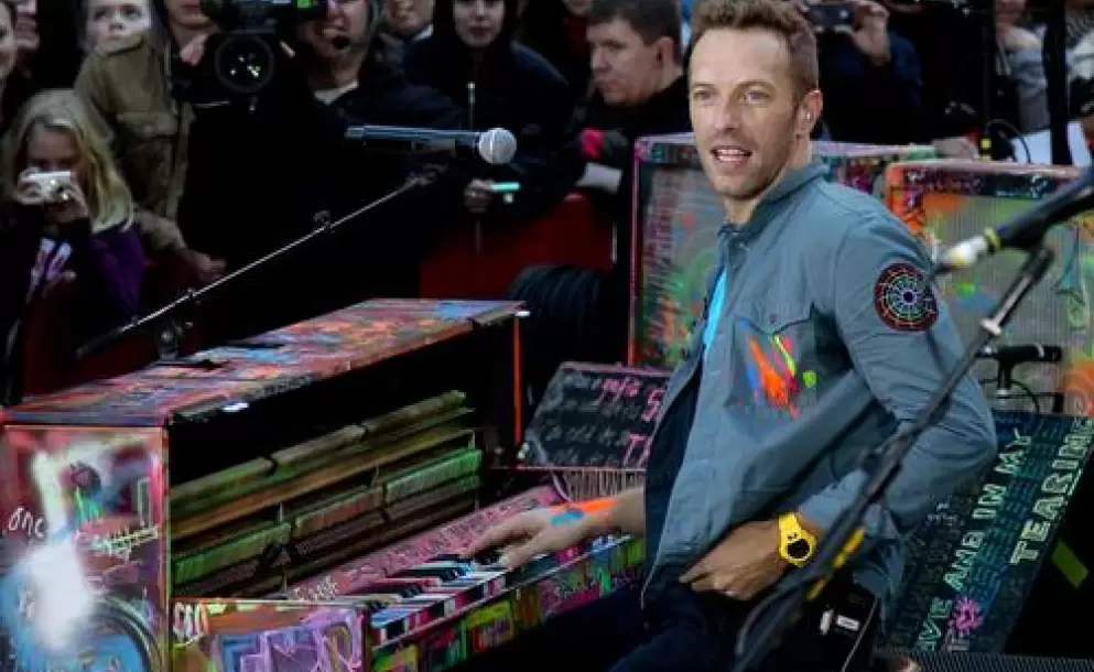 Coldplay lanza video de 'Amazing Day' con clips que grabaron sus fans ...