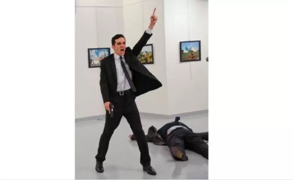 La imagen del asesino del embajador ruso en Turqua gana el World Press Photo