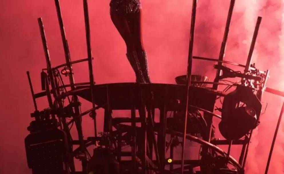 Lady Gaga envía un mensaje de unidad durante su show en el Super Bowl
