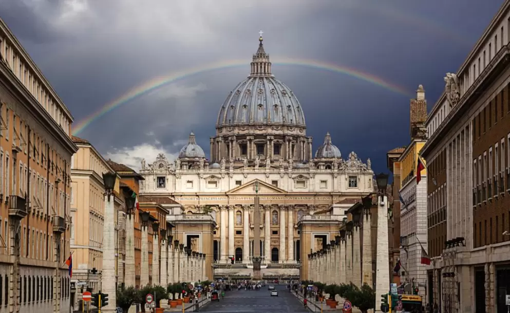 El Vaticano abre la "lavandera del papa" para personas sin hogar