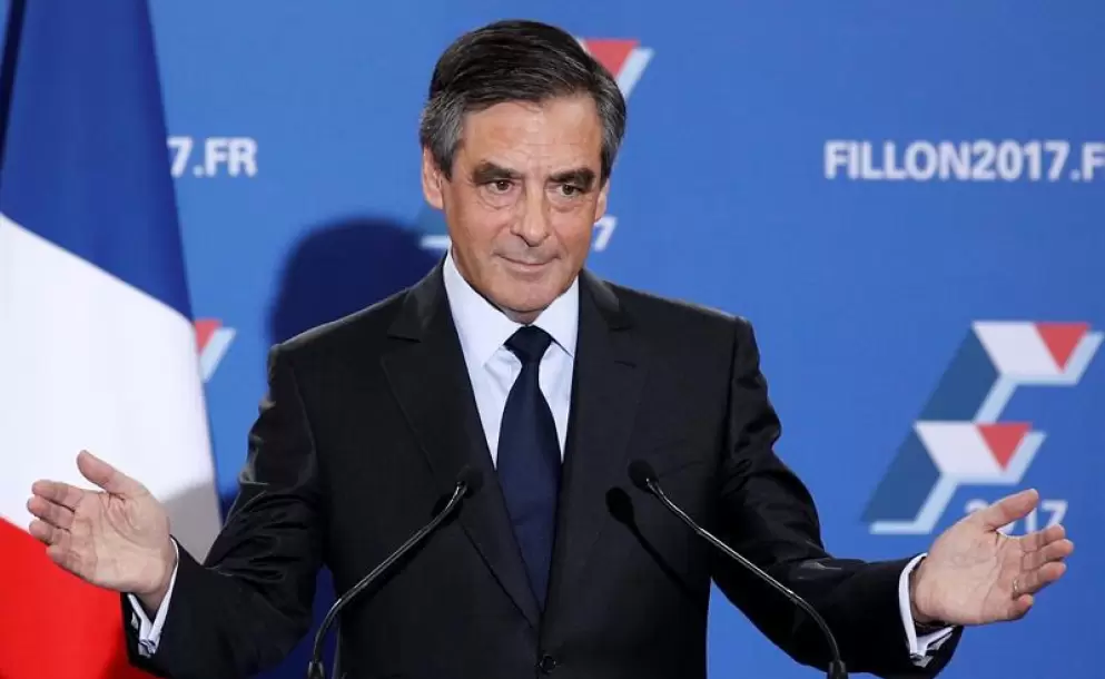 Roban a Fillon un ordenador porttil y datos personales en una memoria USB