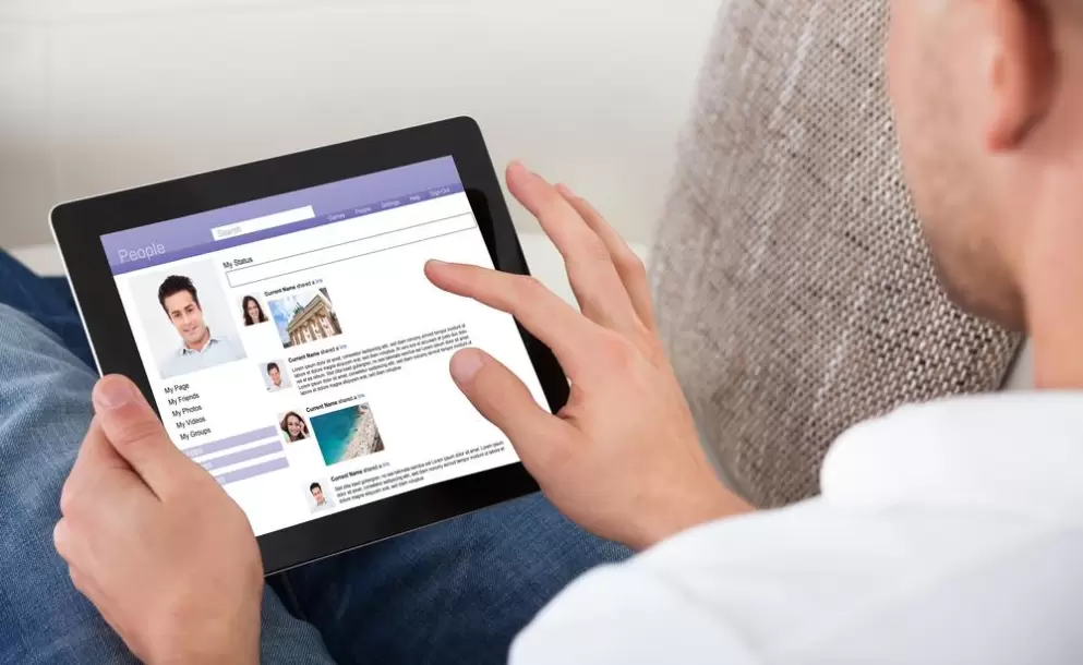 No vetar el uso de Internet a hijos sino guiarlos, sugieren expertos