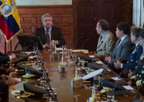 Espaldarazo de Lenn Moreno a militares y policas