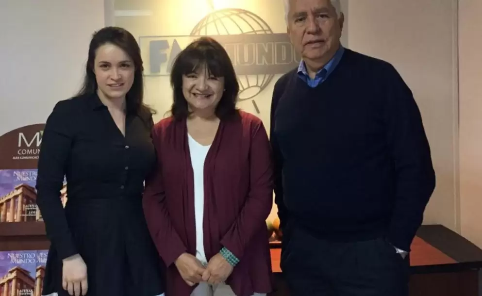 Representante de la comunidad sorda en entrevista de radio