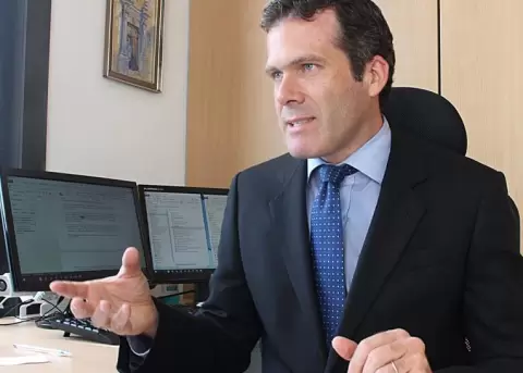 Alberto Acosta Burneo: La devaluacin fiscal anunciada por el Gobierno es similar a las salvaguardias