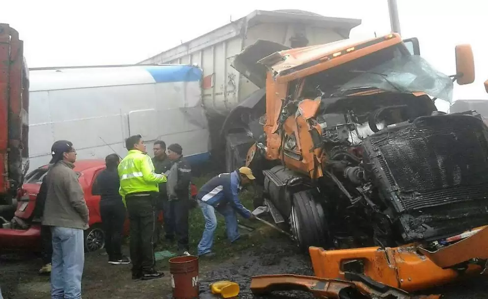 Se suspende circulacin vehicular en el sector El Chasqui por accidente de trnsito
