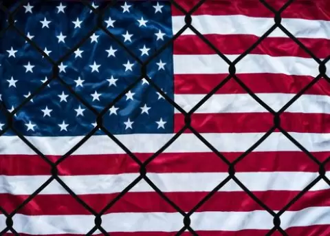 Denuncian que nia indocumentada ser detenida tras ser operada en Texas