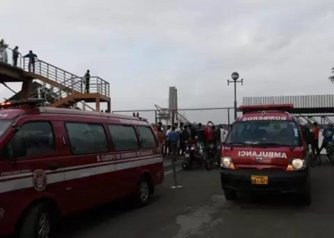 Drama de 9 personas aisladas por ca�da del puente a la Santay