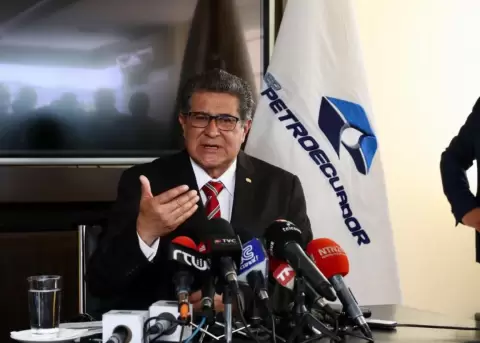 Renuncia Byron Ojeda a su cargo de gerente en Petroecuador