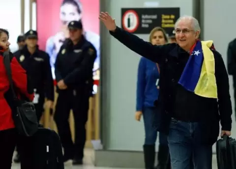 Ledezma lleg� a Madrid desde Colombia