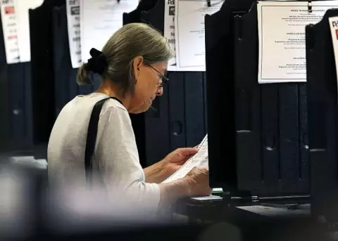 Arranca balotaje chileno de pronstico incierto con voto en el exterior