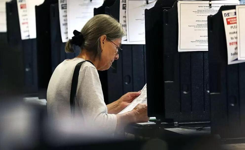 Arranca balotaje chileno de pronstico incierto con voto en el exterior