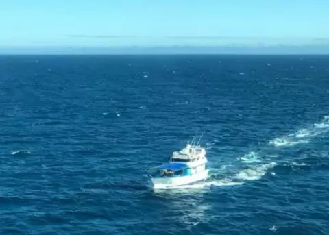 Un barco fue capturado dentro de la Reserva Marina de Gal�gapos