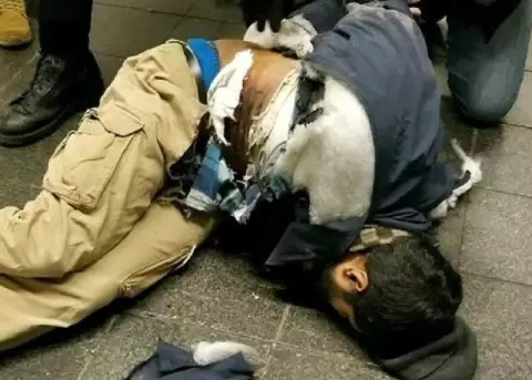 Explosin en Nueva York: hombre deton dispositivo en "intento de atentado terrorista"