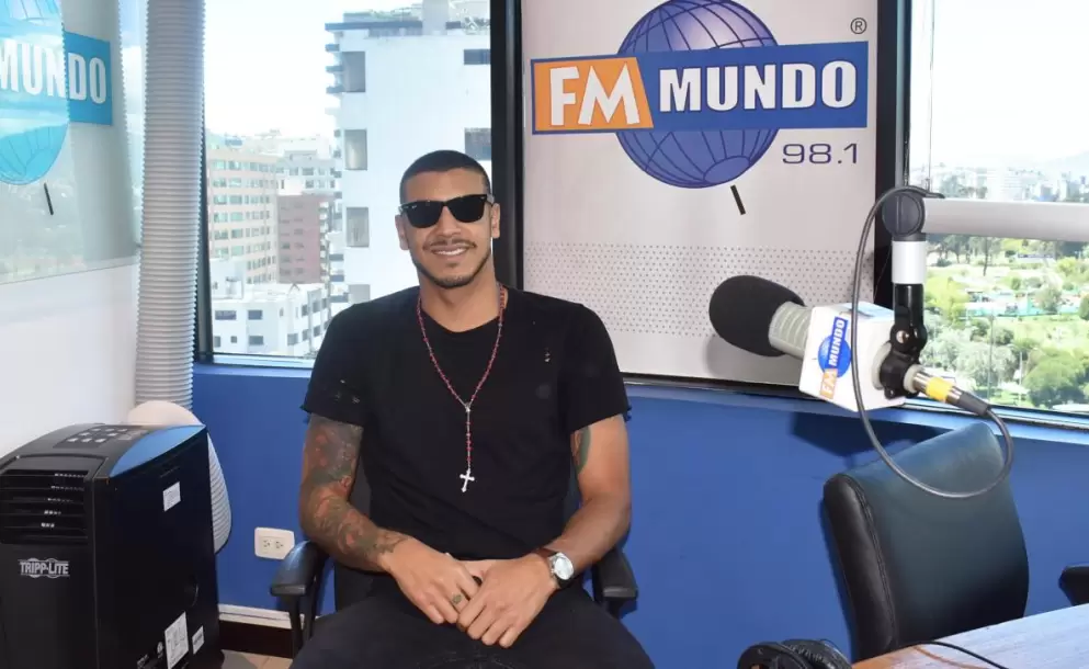 Manuel Medrano visit los estudios de FM Mundo