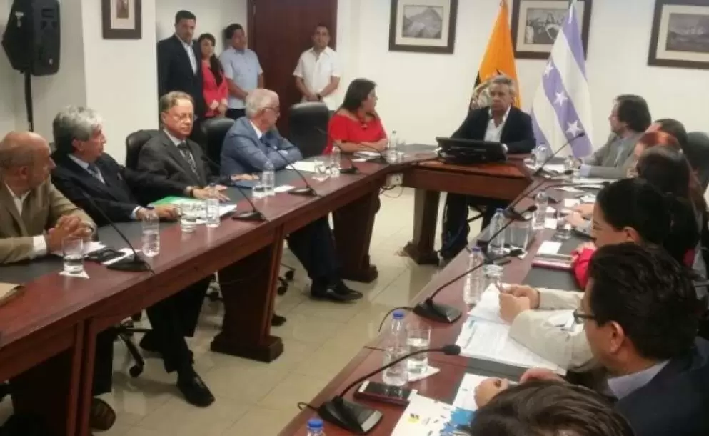Reunión entre el Gobierno y representantes del Foro Económico inicia en Guayaquil