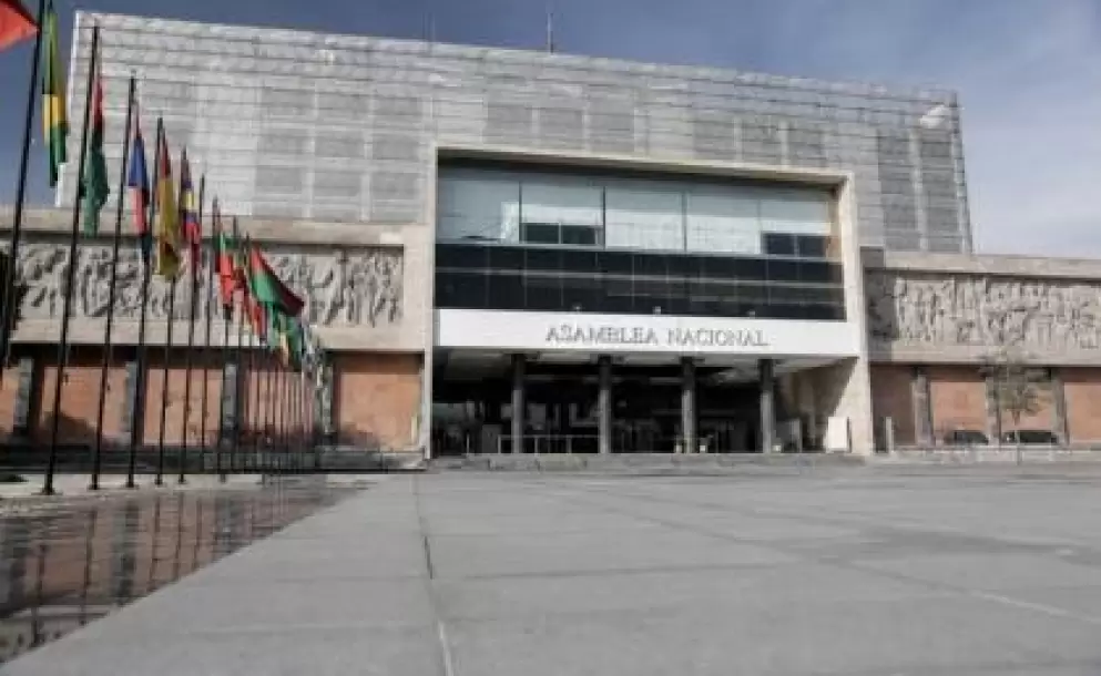 Representantes del Gobierno se renen con asamblestas antes de elegir a la nueva Vicepresidenta