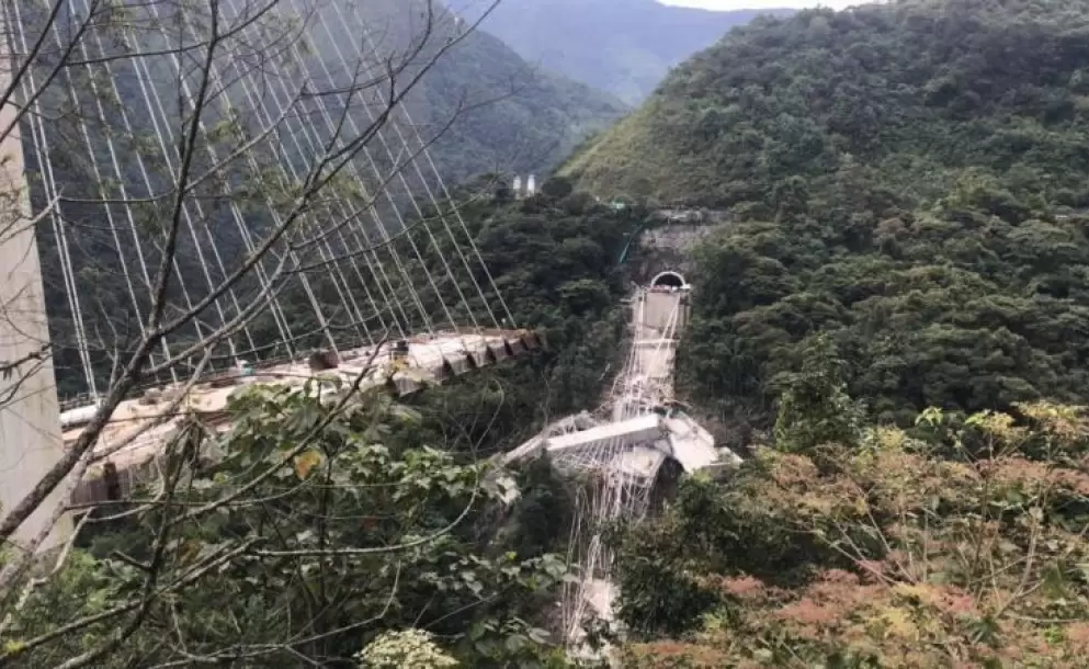 10 obreros mueren en Colombia al caer puente en construccin