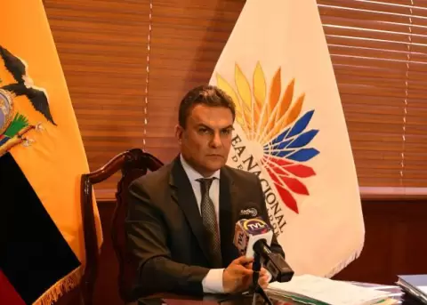 Asamblestas piden aclaraciones a Serrano y Baca sobre denuncias