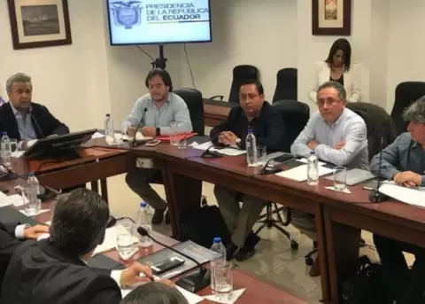 Gobierno recogi� propuestas de economistas de la Academia