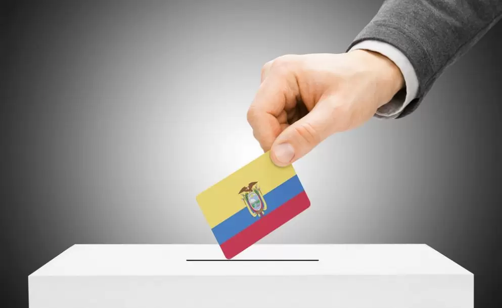 Todo listo para que 176.207 ecuatorianos voten en España por la consulta