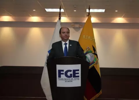 Fiscal Carlos Baca denuncia 'acuerdo' entre alto funcionario del Estado y un fugitivo para 'forjar documentos'