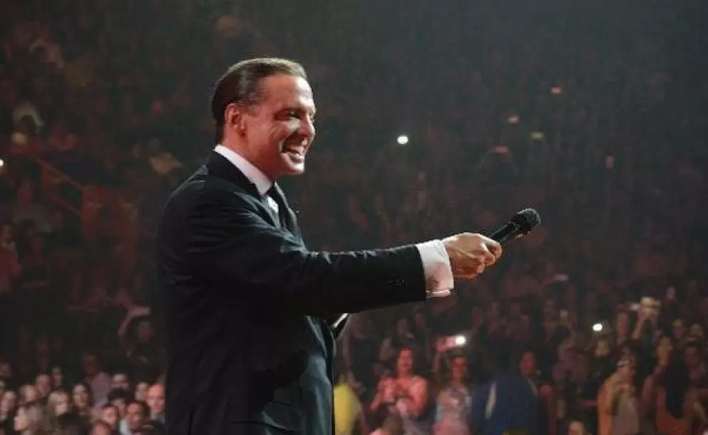 Luis Miguel volvi a los escenarios con espectacular show