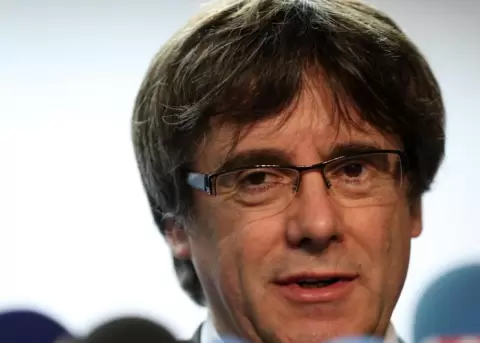 El Parlamento cataln rechaza la destitucin "ilegal" de Puigdemont
