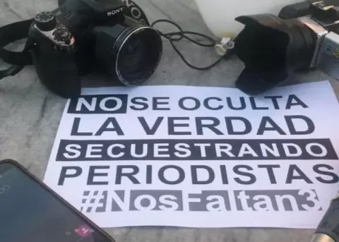 Un plantn en Rumichaca para exigir liberacin de equipo periodstico de EL COMERCIO
