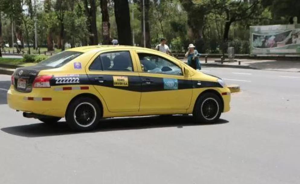 Taxistas en Quito anuncian movilizacin para el lunes 26 de marzo