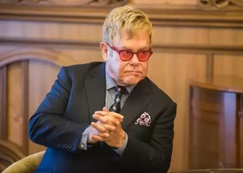 Msicos interpretarn xitos a Elton John en un nuevo disco
