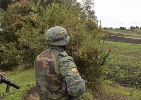 Autoridades colombianas y ecuatorianas dan golpe al grupo de alias "Guacho"