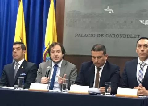 Estamos en crisis y tantos viceministerios siguen siendo una carga enorme: Fernando Ibarra