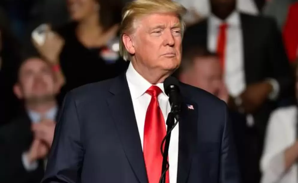 Trump posterga hasta 2021 la fecha límite para revelar documentos sobre el asesinato de JFK