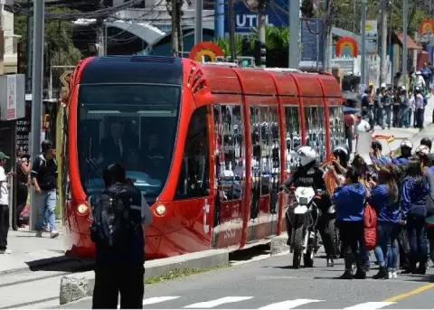Tranva se moviliz por primera vez con pasajeros por festejos en Cuenca