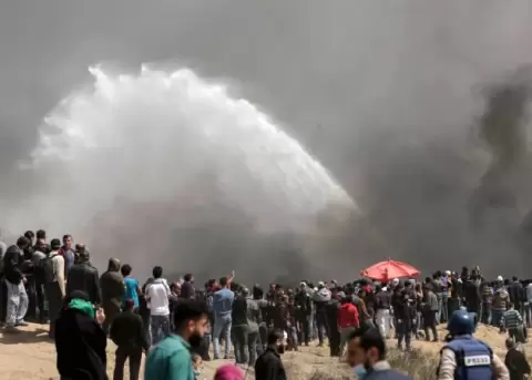 Dos fallecidos y 250 heridos en Gaza por disparos israeles