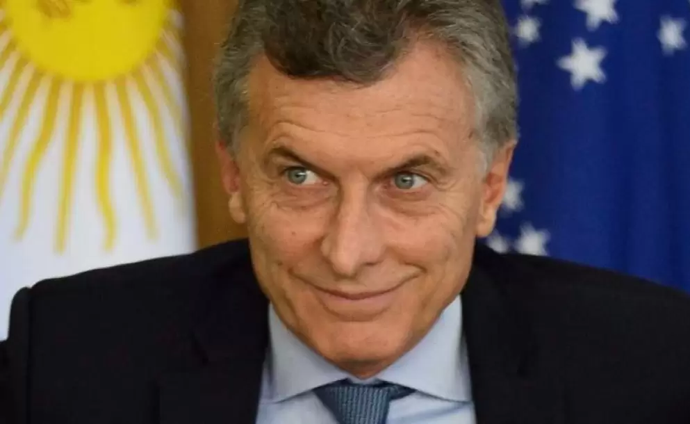 Macri vet ley que frena los "tarifazos" en Argentina