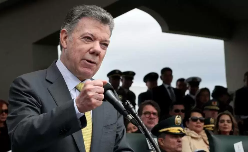 Santos confiesa atraso de Colombia en obras de frontera