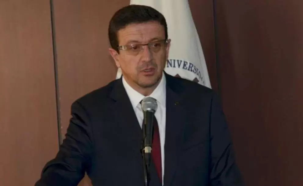 Presidente envía ternas para elegir a nuevo procurador y superintendente
