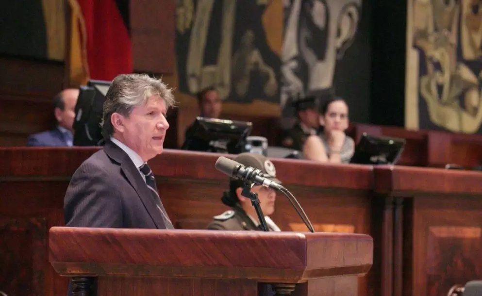 Rubén Flores: No recibí propuesta económica para llegar al Ministerio