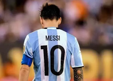 Tensa felicitacin de Jorge Sampaoli para Lionel Messi en su cumpleaos