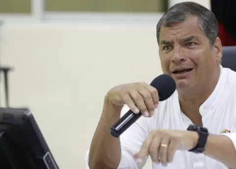 Correa denuncia que periodista ecuatoriano amenaz con dispararle en Blgica