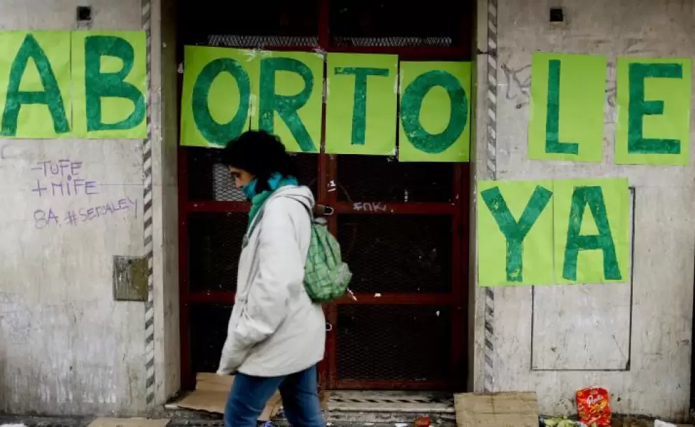 63% de los votos contra el aborto en el Senado de Argentina fueron de los hombres