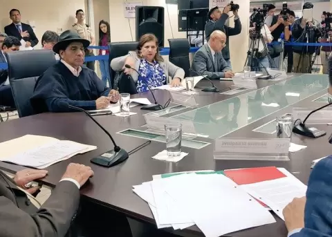 El CNE tiene 5 nuevos vocales transitorios