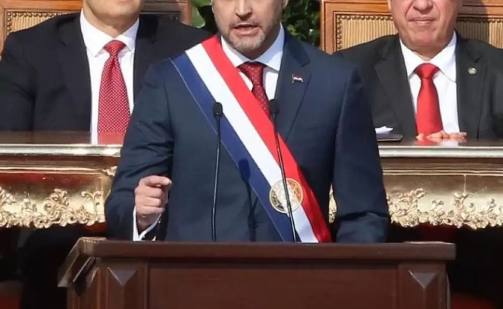 Asume su cargo el nuevo presidente de Paraguay Mario Abdo Bentez