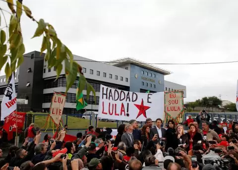 El PT dice que acat con dolor pedido de Lula para sustituirlo en elecciones