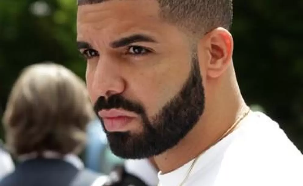 Drake se sube al tren del reguetón junto a Bad Bunny