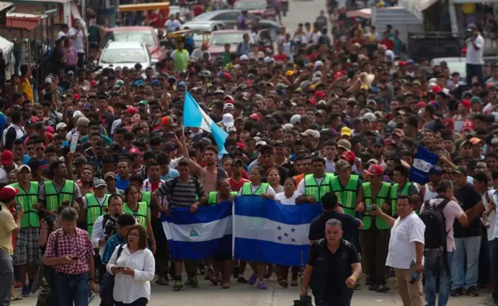 Caravana de inmigrantes en Mxico: grupo sigue camino a Estados Unidos
